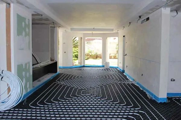 Instalación de suelo radiante combinado con aerotermia